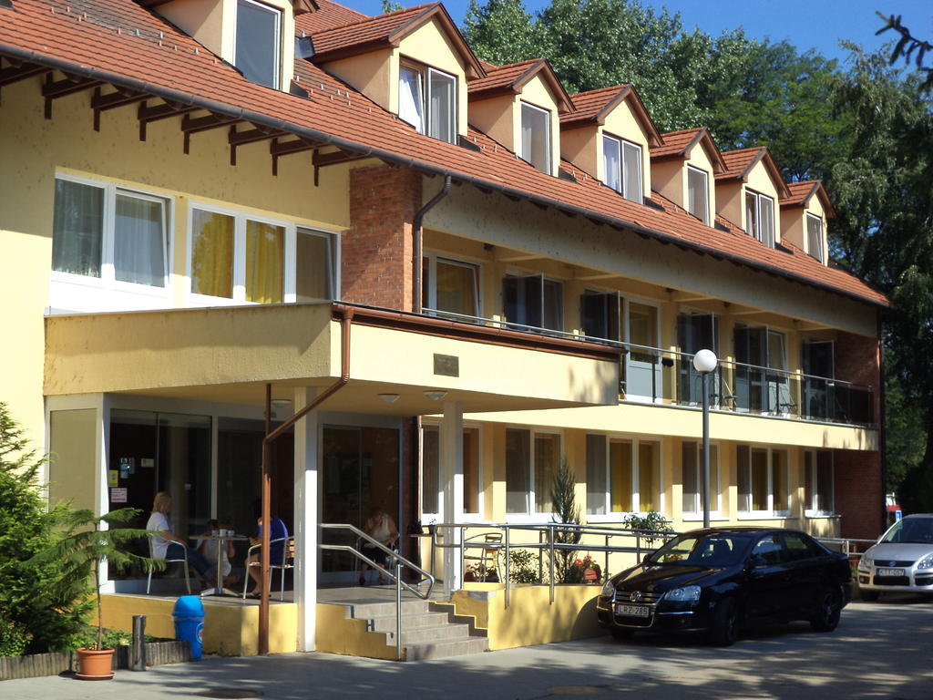 Touring Hotel Berekfurdo Exterior photo